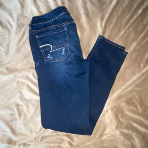 Great condition AE distressed jeggings